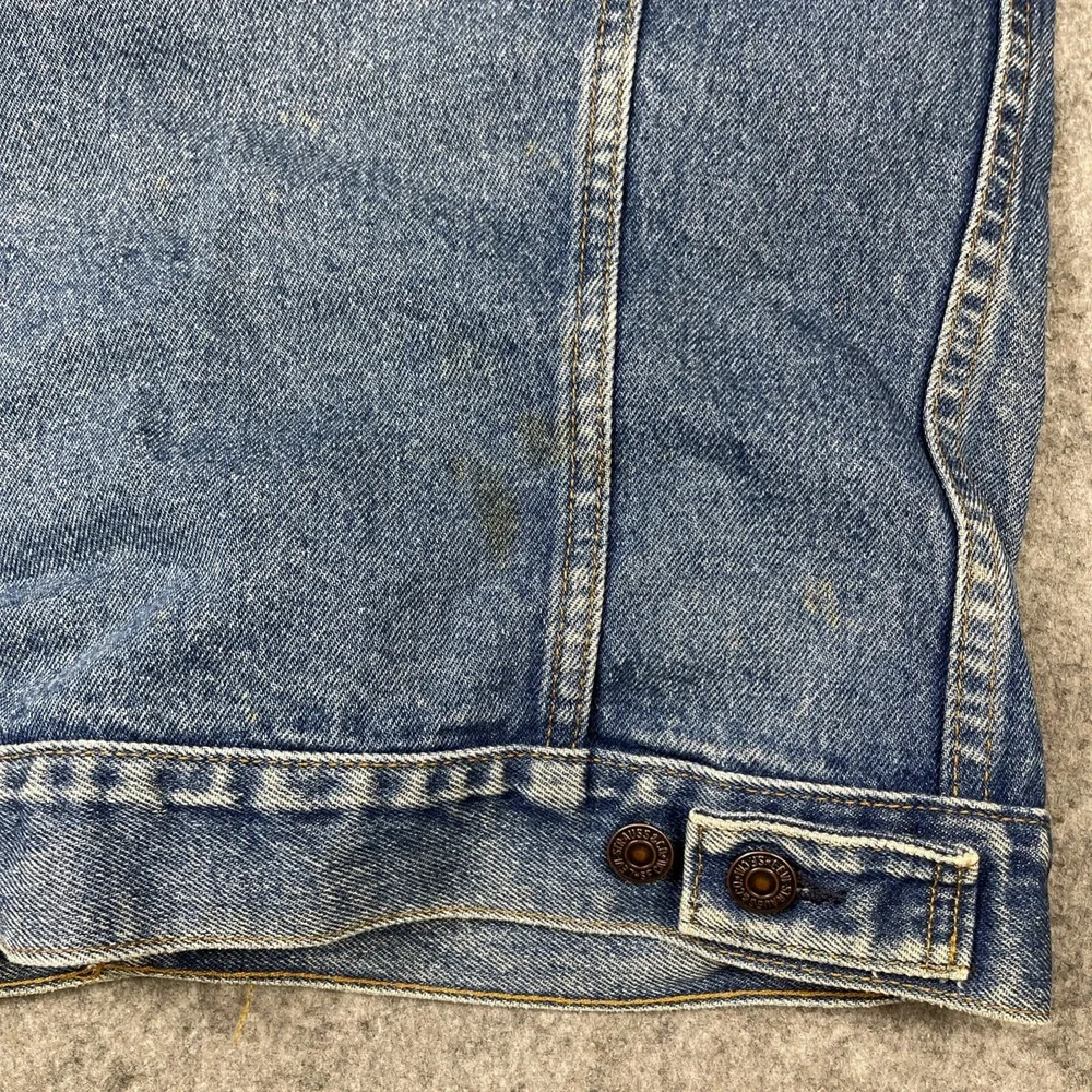 Vintage‎ Levis Denim Jacket 38 80s Trucker Type III Red Batwing Distressed USA